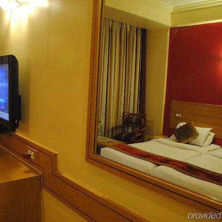 โฮเต็ล มิดแลนด์ Apartment มุมไบ ภายนอก รูปภาพ